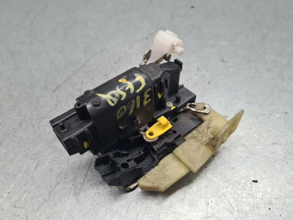 Fechadura / fecho porta frente esquerdo DACIA Dokker (0S_)