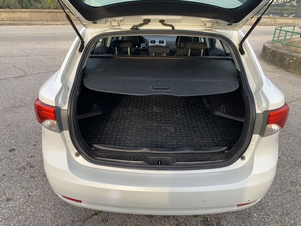 Toyota Avensis Sw 2.0 D4d -2014