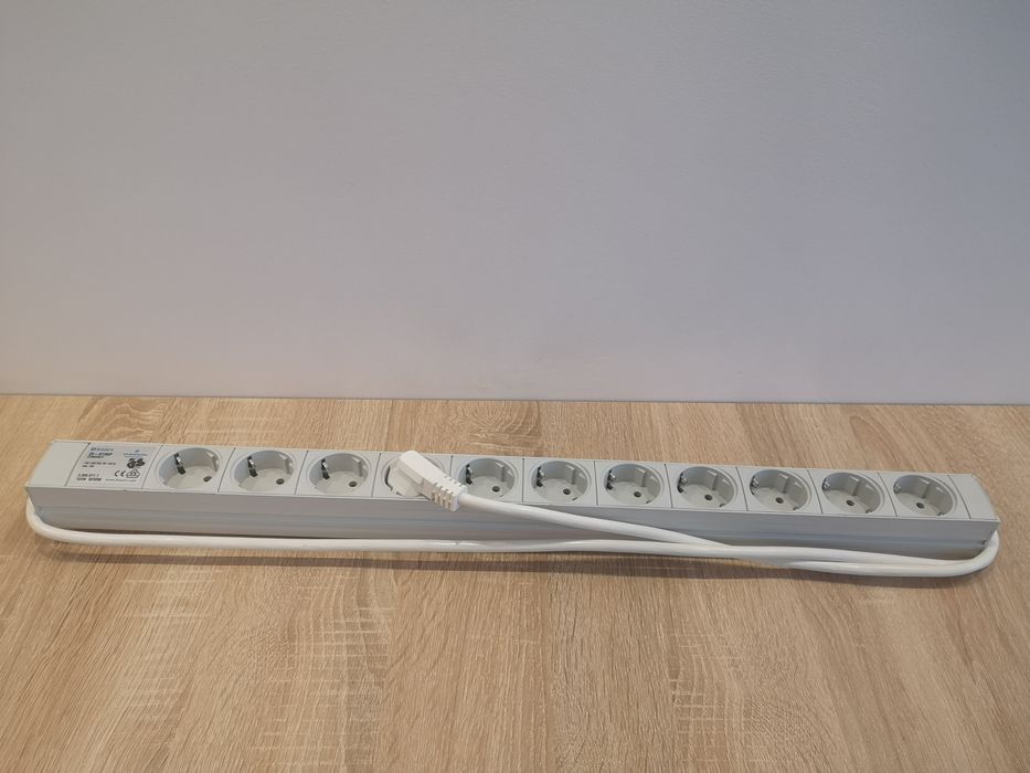 Listwa zasilająca 11 gniazd Knurr Di Strip Compact 16A