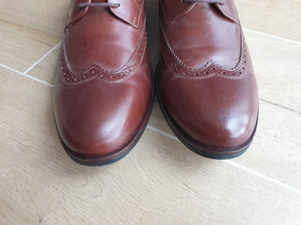 Brogsy, klasyczne buty, pantofle 43 Akardo