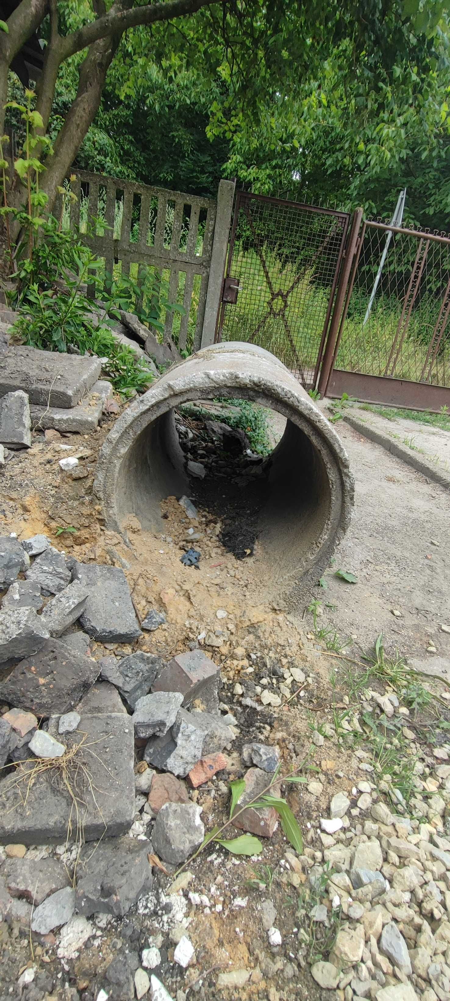 Rura przepustowa z stopą wibroprasowana 105x60