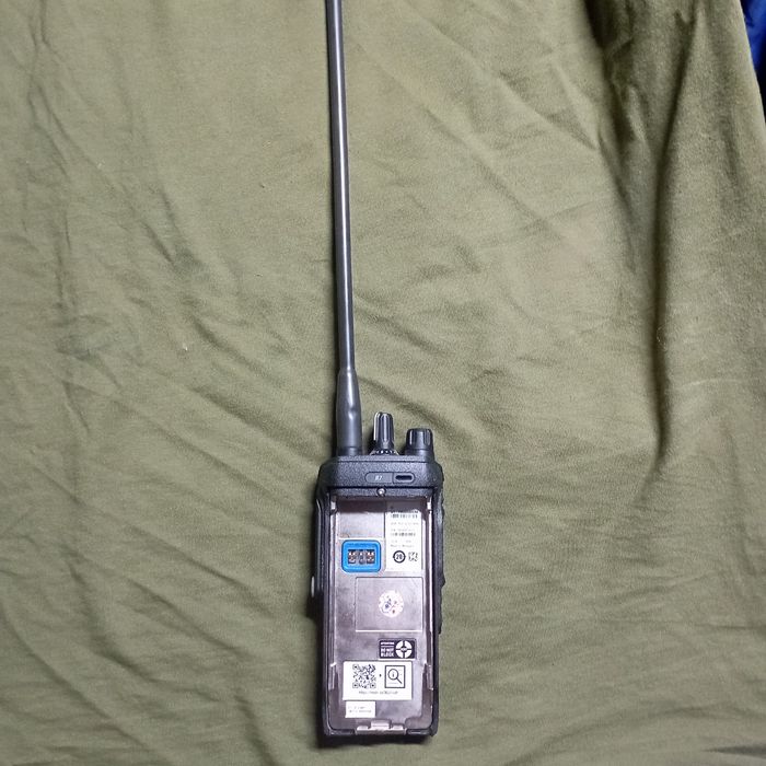 Продам:  Радіостанцію Motorola R7 NKP (б/у, комплект)