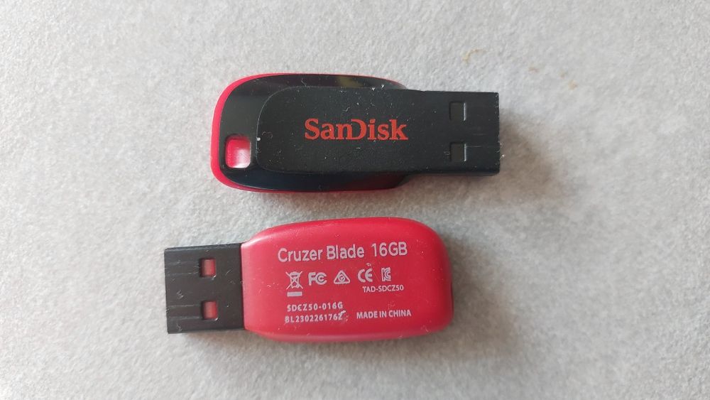 SanDisk pendrive 16GB