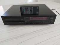 Yamaha CDX 910 razem z pilotem