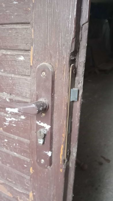 Drzwi zewnętrzne drewniane