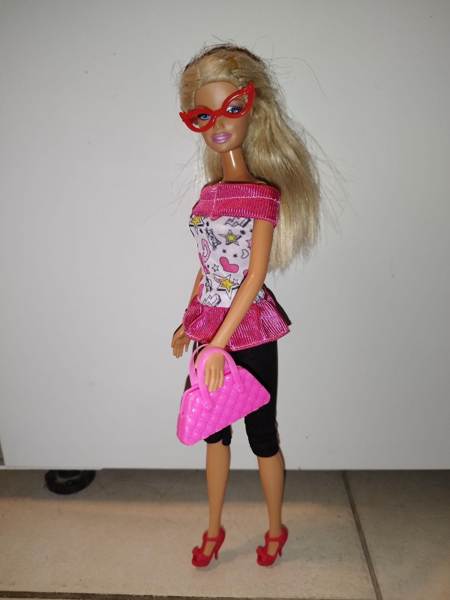 Ubranka dla Barbie+ gadżety