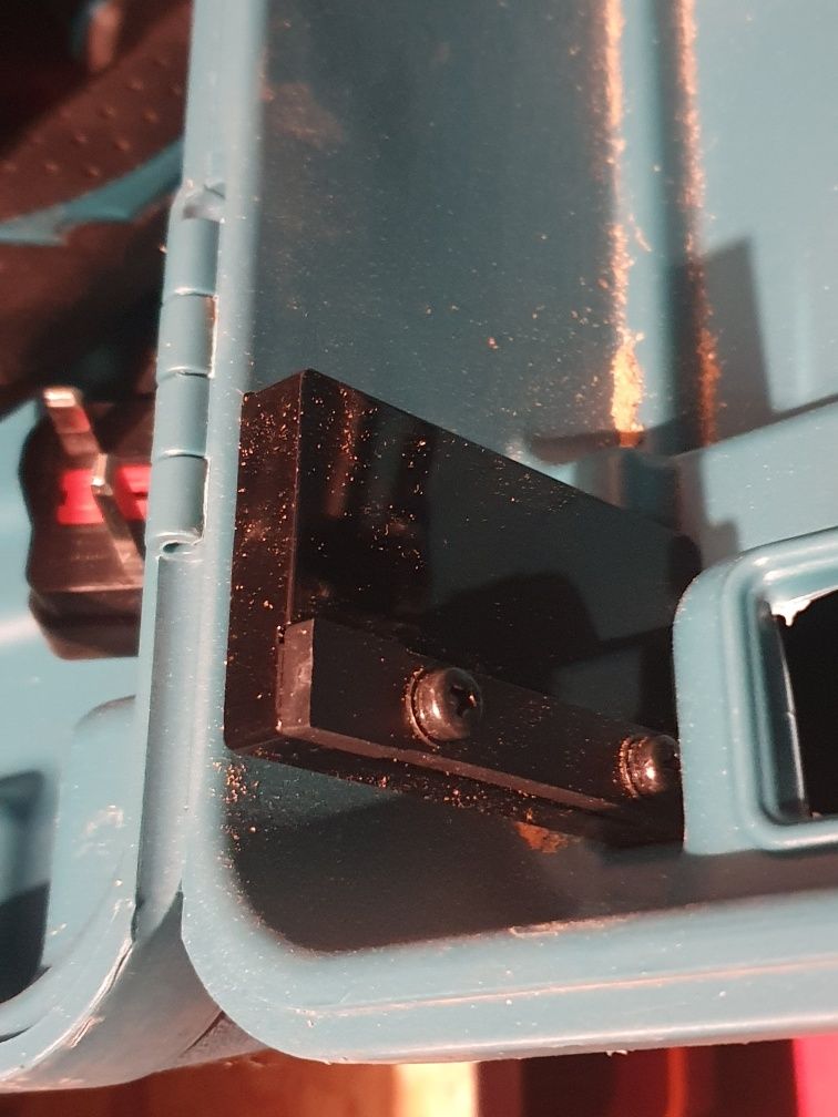 Електрорубанок Makita KP0810 в кейсі