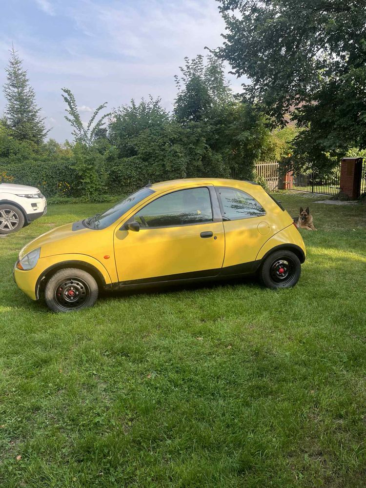 Sprzedam samochód Ford Ka 1,3 2004r. w b. dobrym stanie.