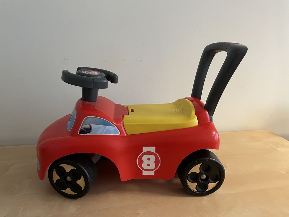 Jeździk autko pchacz