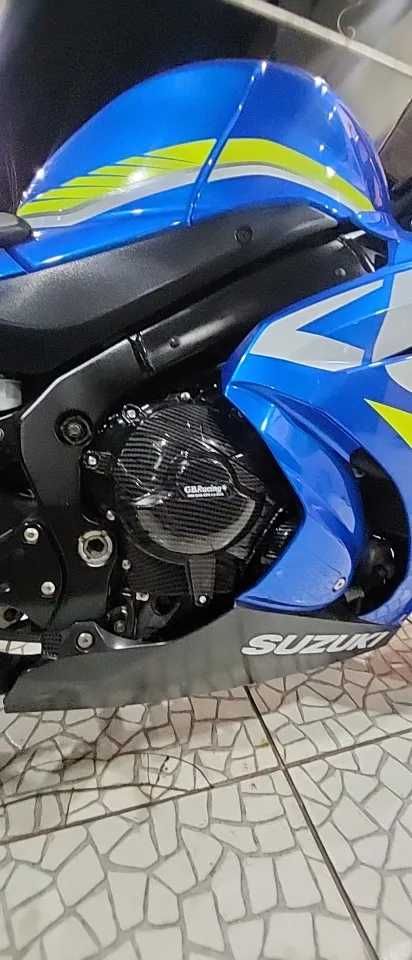 Suzuki GSXR 1000, pokrywy-osłony pokryw boczny chsilnika  CARBON