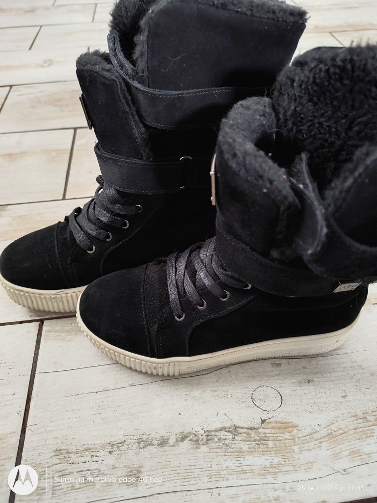 Зимові кеди, черевики UGG, б.у, 37р, устілка 23,5-24.