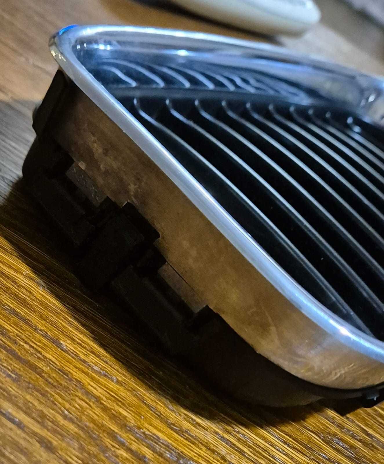 Grill Nerka Atrapa Bmw E 36 (90-99r.) Prawa Oryginalna