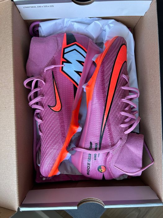 Chuteiras Mercuriais Novas na caixa