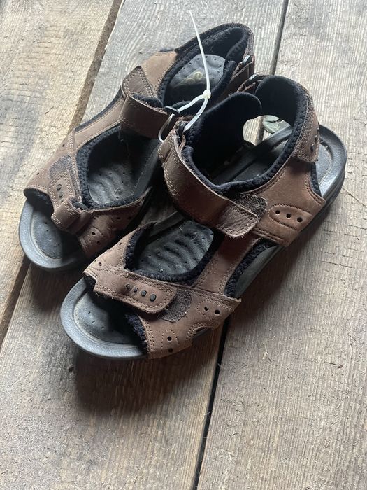 Продам босоніжки