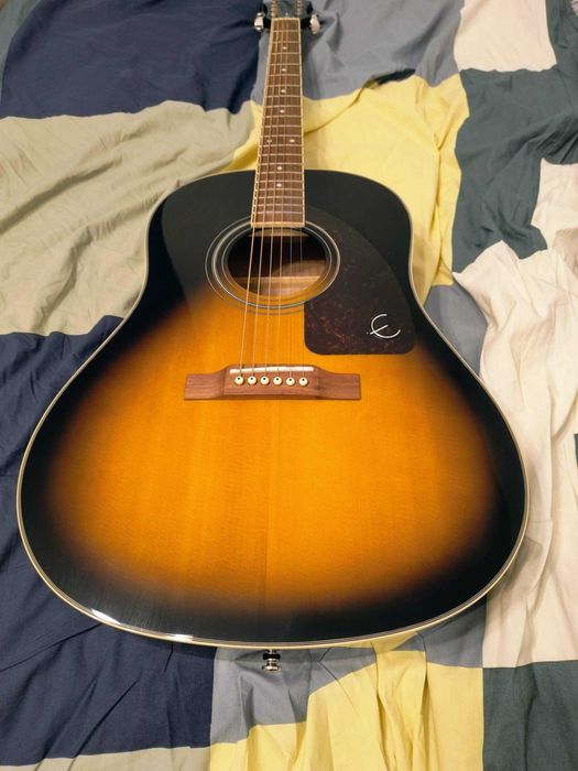 Epiphone J-45 Studio: Odkryj Brzmienie Klasyki!