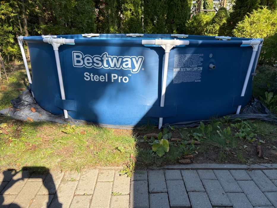 Sprzedam basen Bestway 3.05+filtr kupiony w tym roku stan bardzo dobry