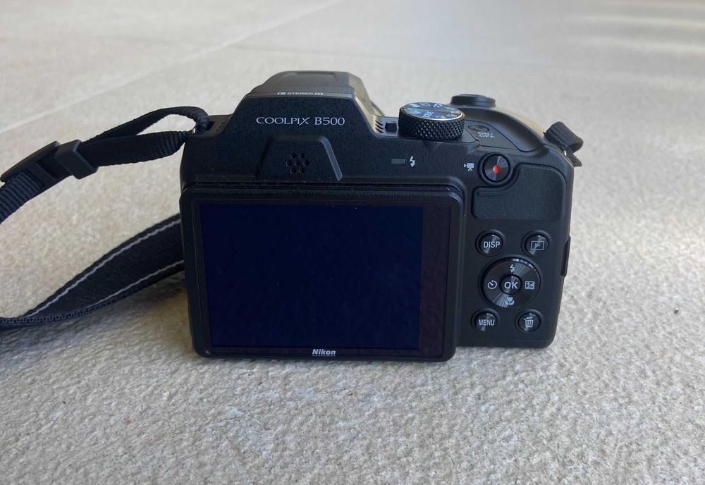 Câmara fotográfica Nikon Coolpix B500