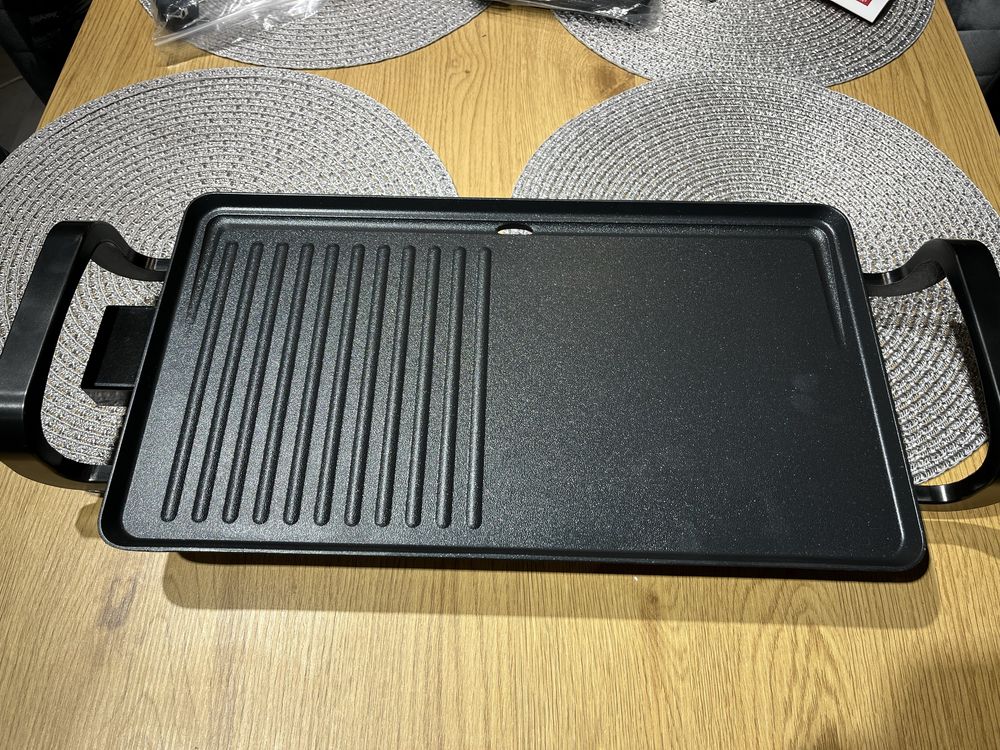 Nowy grill stołowy, grill elektryczny 2000 W
