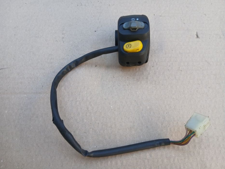 Przelacznik Lewy peugeot XR6 50