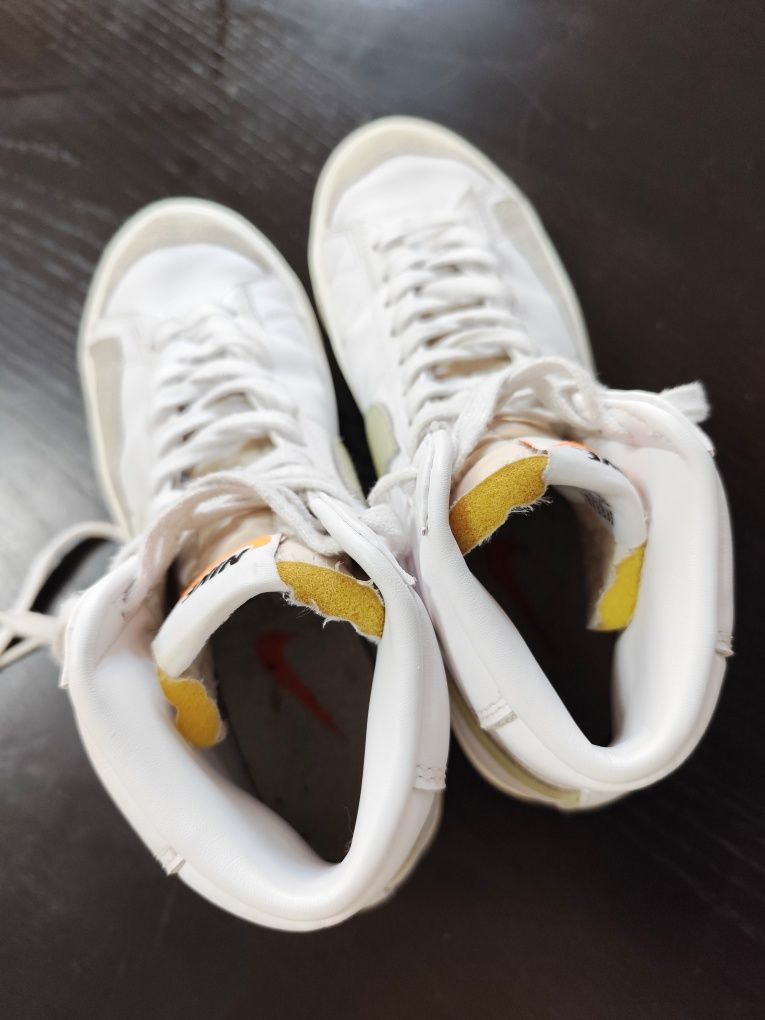 Sapatilhas Nike - Blazer Mid 77 (Tam. 39)
