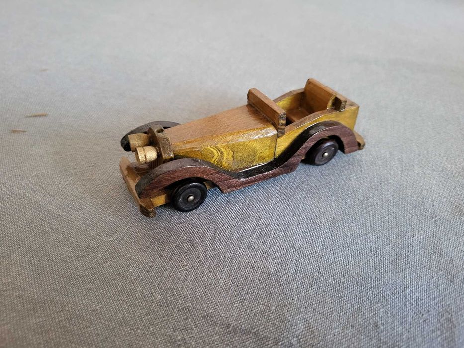 Conjunto de Carros em Madeira