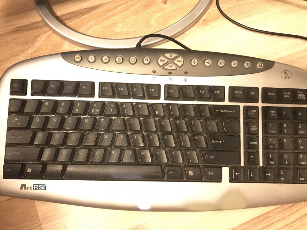 Komputer + glosniki 5.1 + monitor + klawiatura