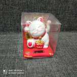 Nowa figurka kota MANEKI NEKO, kot szczęścia, kolor biały, solarny.