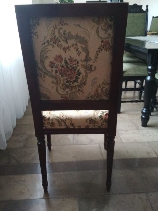 Zabytkowe krzesło