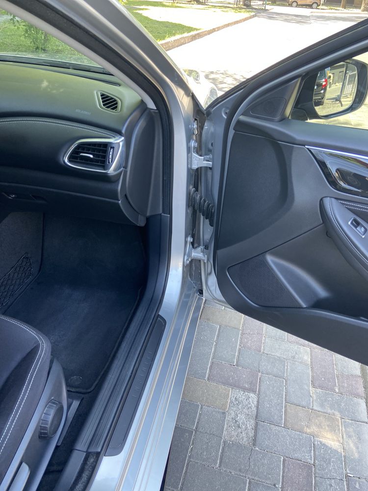 Infiniti qx30 2017
