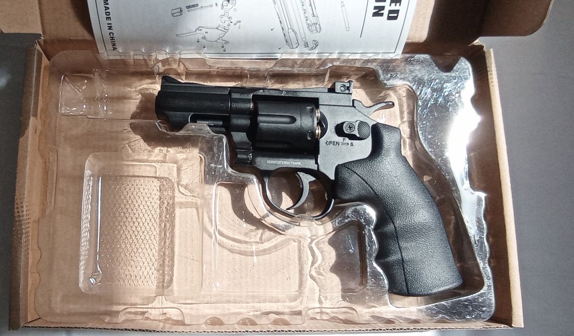 Revolver CO2 airsoft Novo full metal