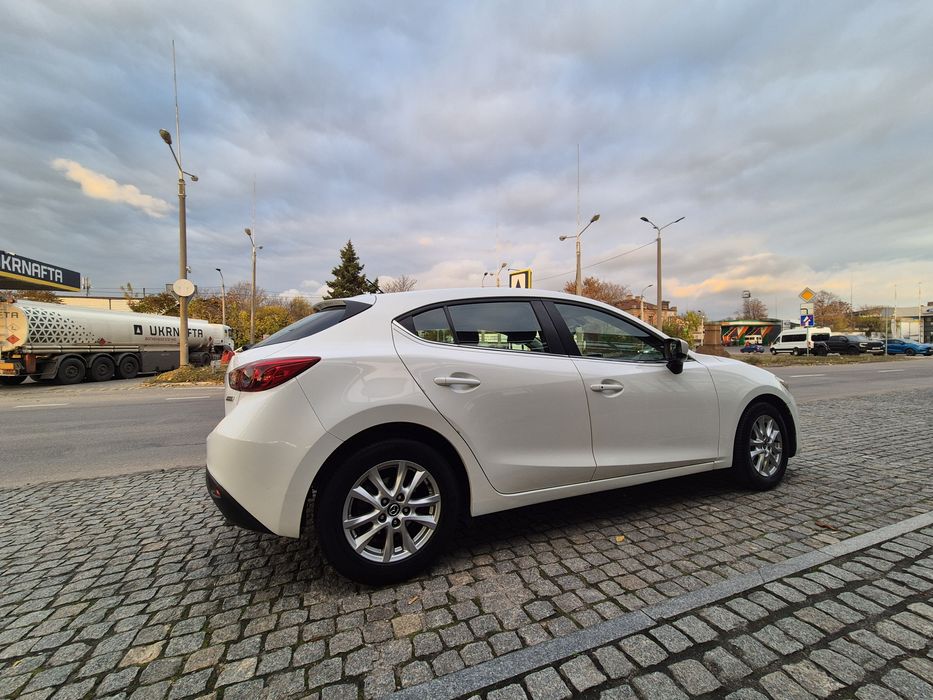 Mazda 3 2.0 AT hatch 2016