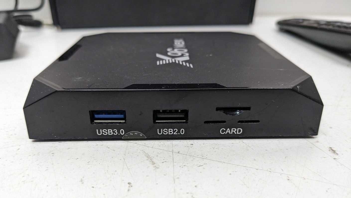 Приставка смарт ТВ X96 MAX + Smart TV Box