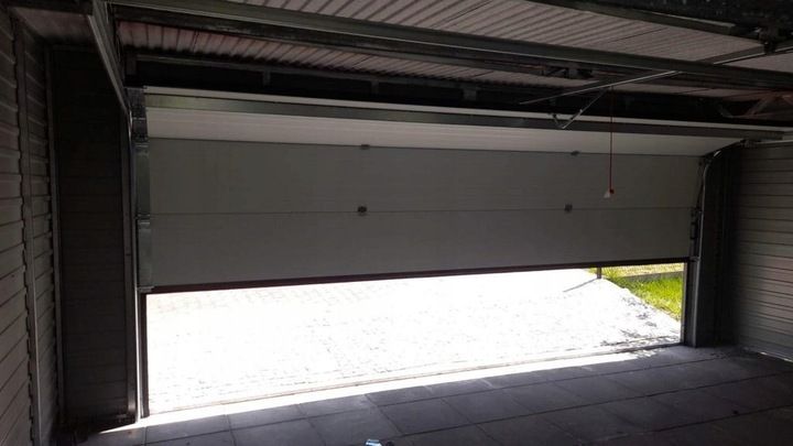 Garaż blaszany jednostanowiskowy 6x6 m -Dach jednospadowy, Brama segme