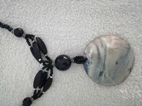 Colar com pendente madrepérola