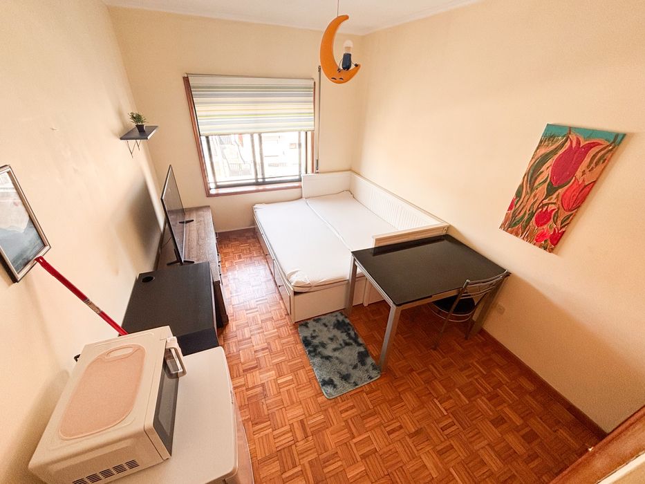 Quarto p/ Casal na Maia (REF.Q13)