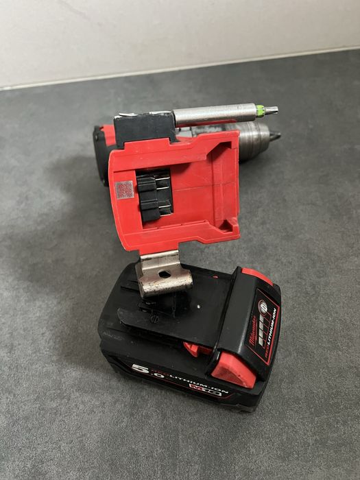 Безщітковий Акум.Ударний шуруповерт Milwaukee M18 FPD 2