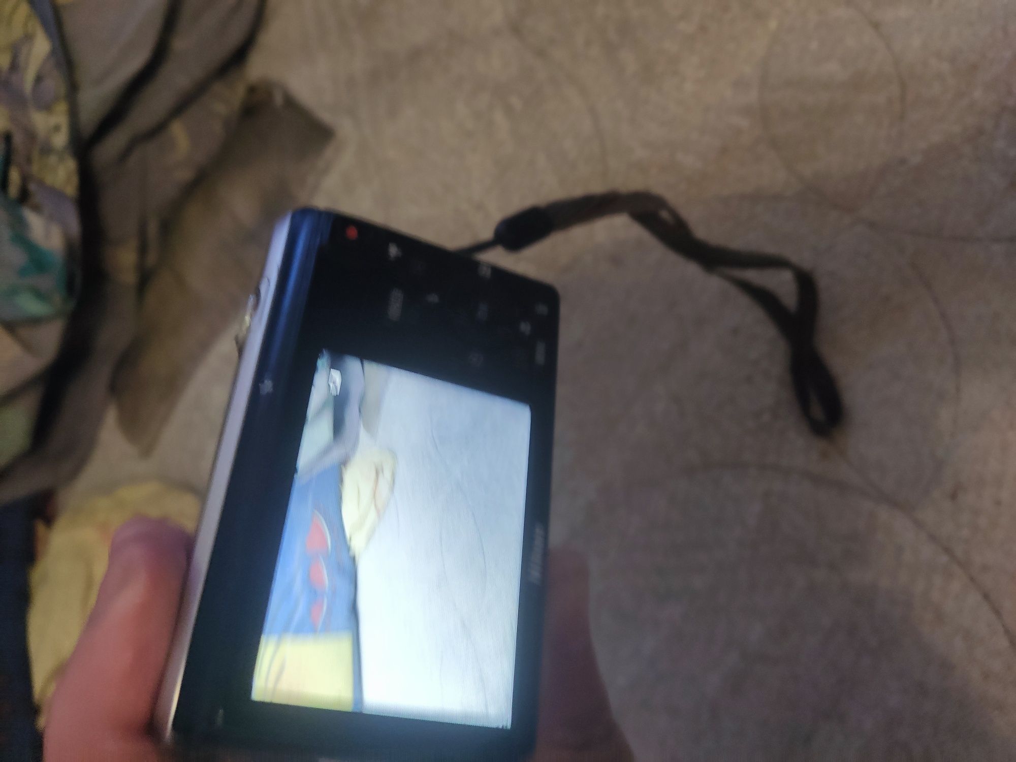Продам nikon сoolpix s6300.