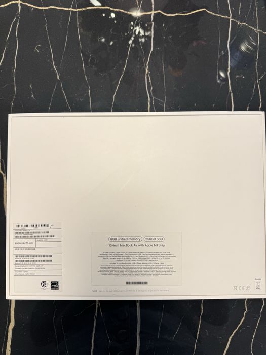 MacBook Air 13” з процесором M1, 8GB RAM і 256GB SSD