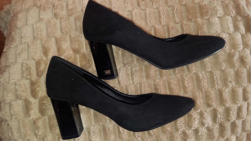 Туфлі замшеві 36 розмір