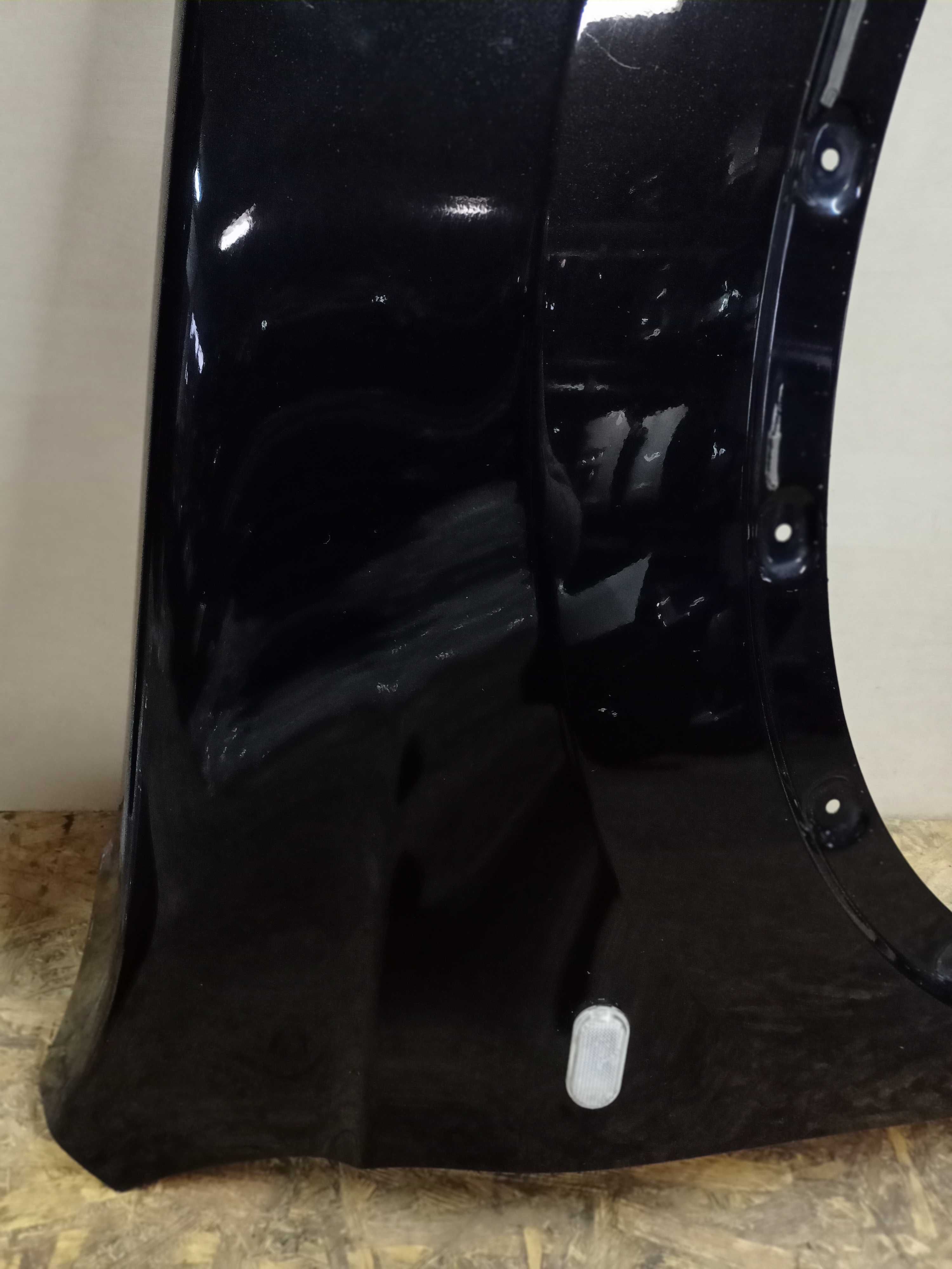 Nissan Qashqai 1 błotnik prawy przód przedni kolor Z11G czarny ładny