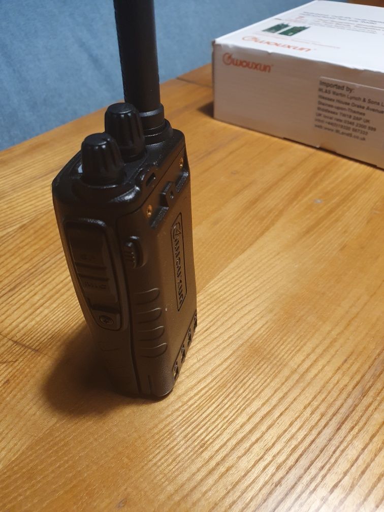 Wouxun KG-UV9K radiotelefon VHF/UHF + skaner 7-pasmowy 76-985MHz
