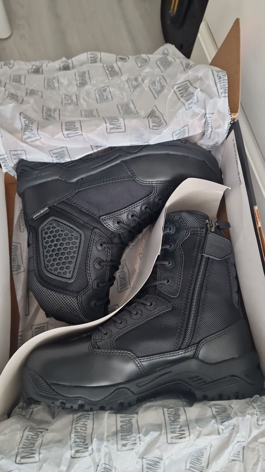 Botas Novas Magnum