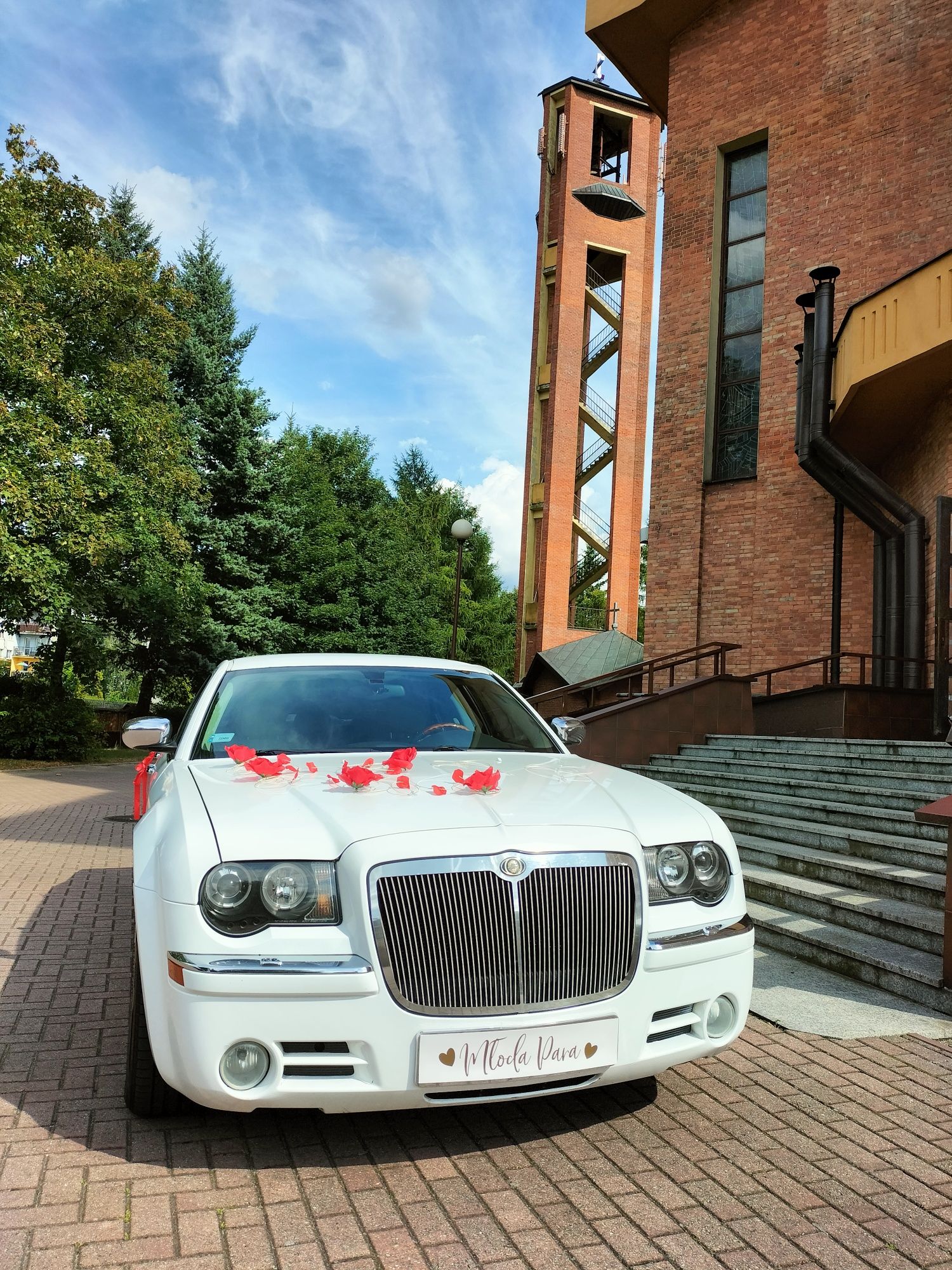 Piękne auto do ślubu.