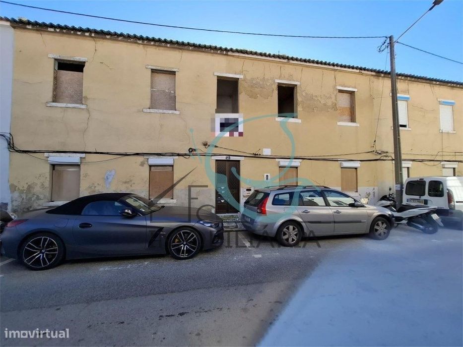 Prédio de 2 pisosem remodelação total no Barreiro