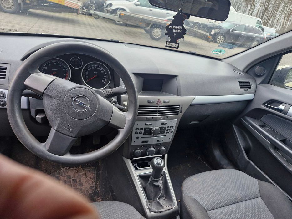 Opel Astra H 1.4 benzyna 90KM w całości na części #205