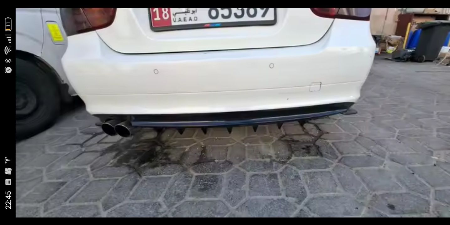 Lábio frontal e barbatana tubarao traseira