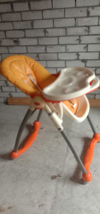 Столик для годування