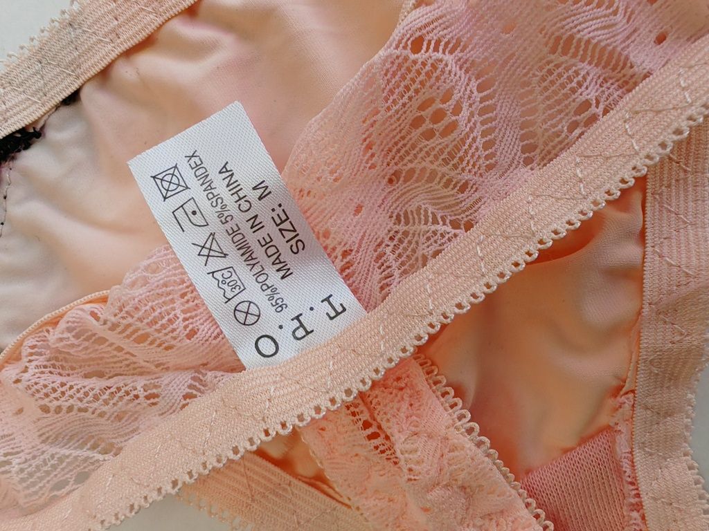 Stringi damskie.