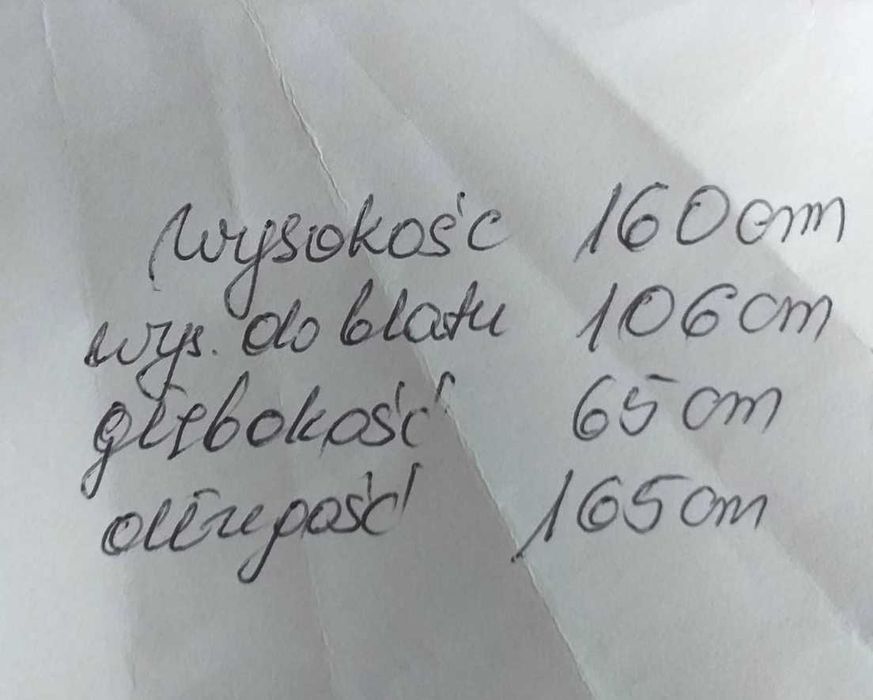 Piękny stary kredens