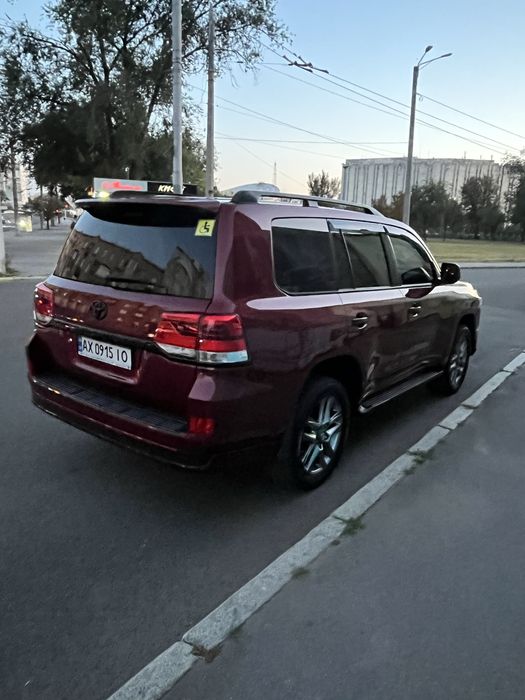 Toyota Land Cruiser 200